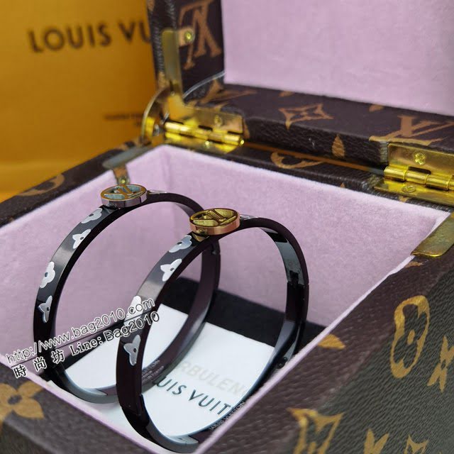 Louis Vuitton新款飾品 路易威登老花手鏈 LV老花字母手鐲手環  zglv2083